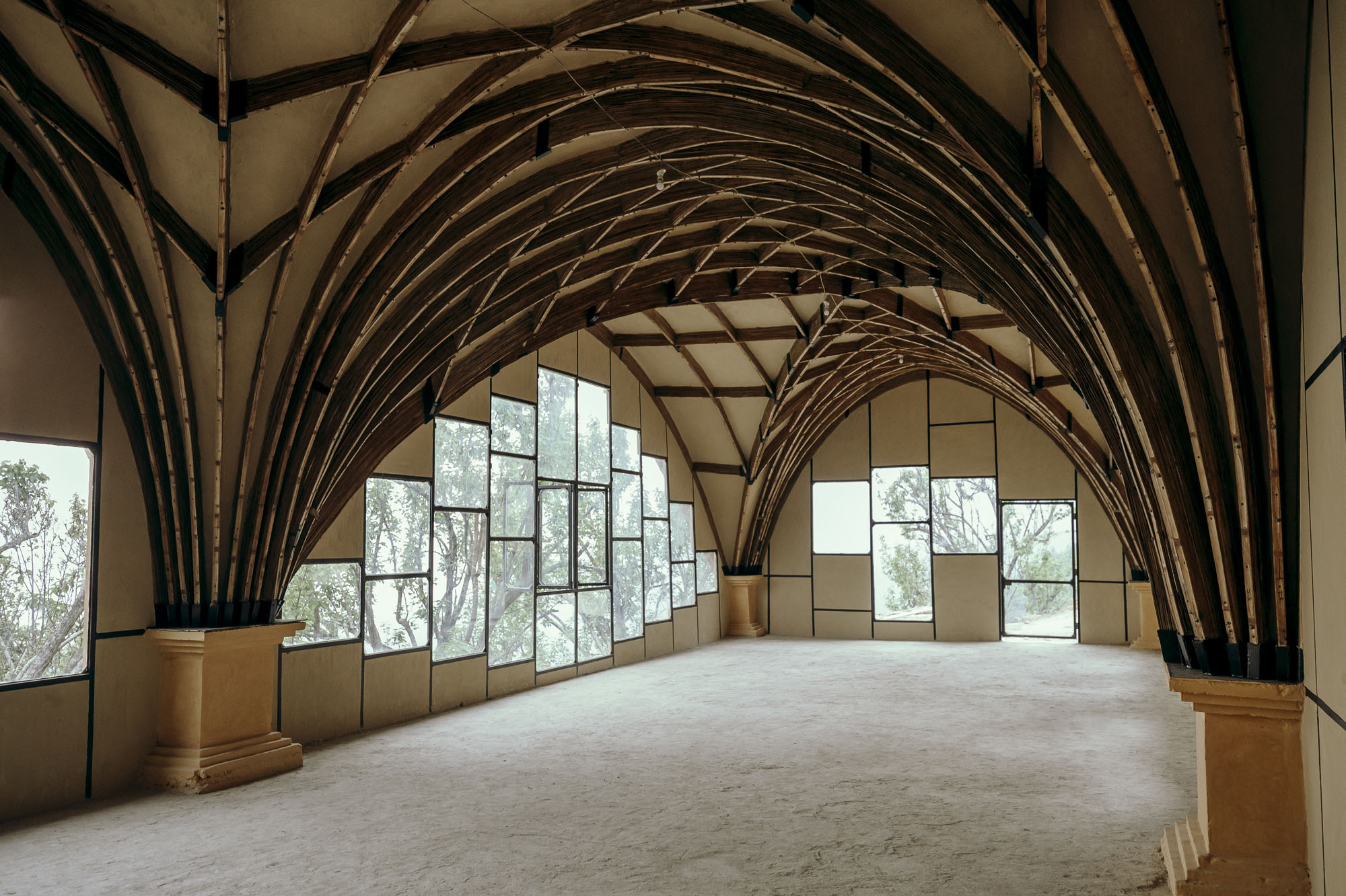 〈マハムドラ瞑想センター（Mahamudra Meditation Center）〉ABARI