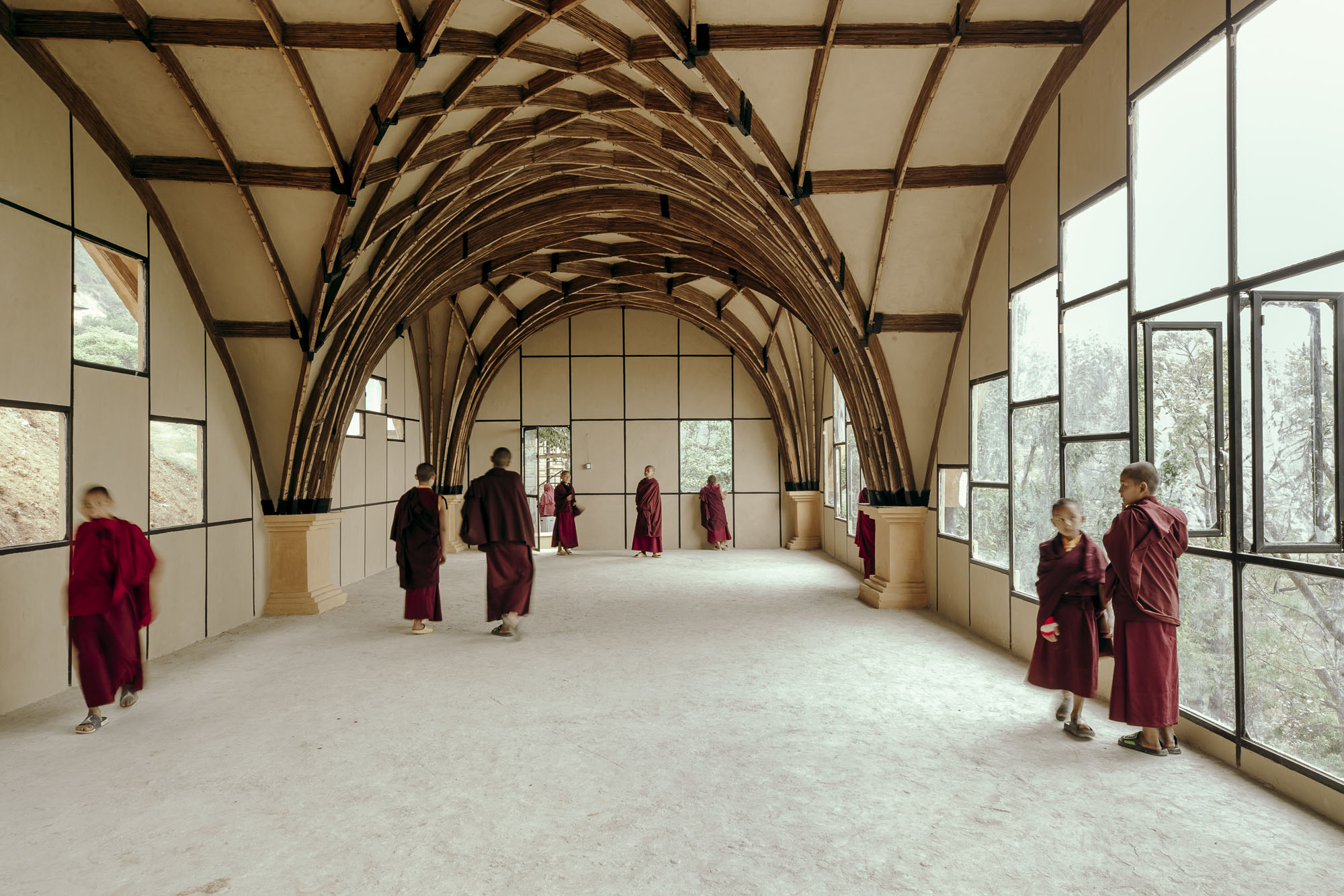 〈マハムドラ瞑想センター（Mahamudra Meditation Center）〉ABARI