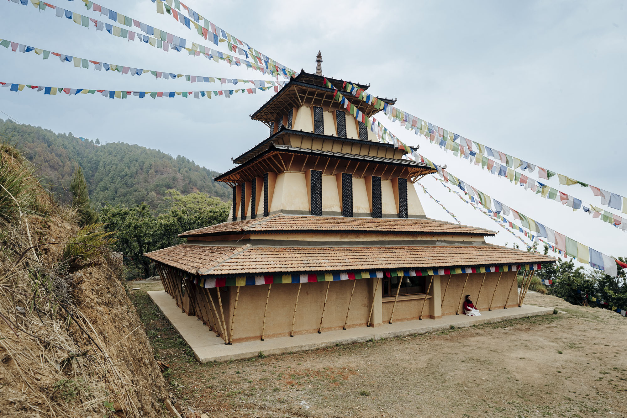 〈マハムドラ瞑想センター（Mahamudra Meditation Center）〉ABARI