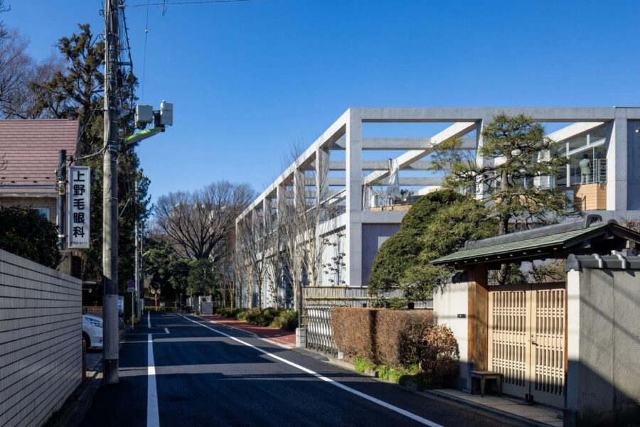 TA+Aが東京都で手掛けた、国分寺崖線の環境を引き入れるグリッド〈セントラルクリニック世田谷〉