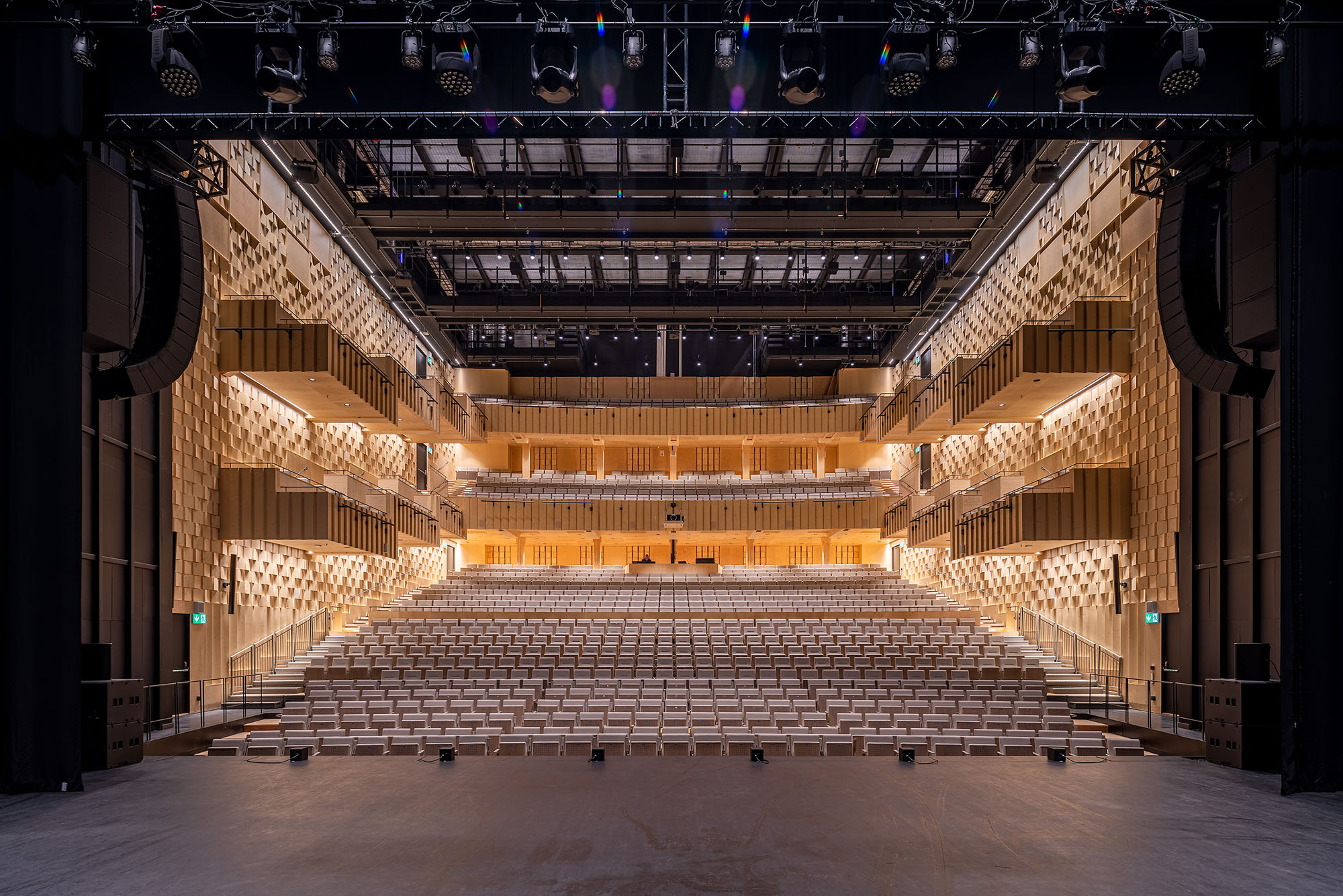 〈サラ・カルチャーセンター（Sara Cultural Centre）〉White Arkitekter