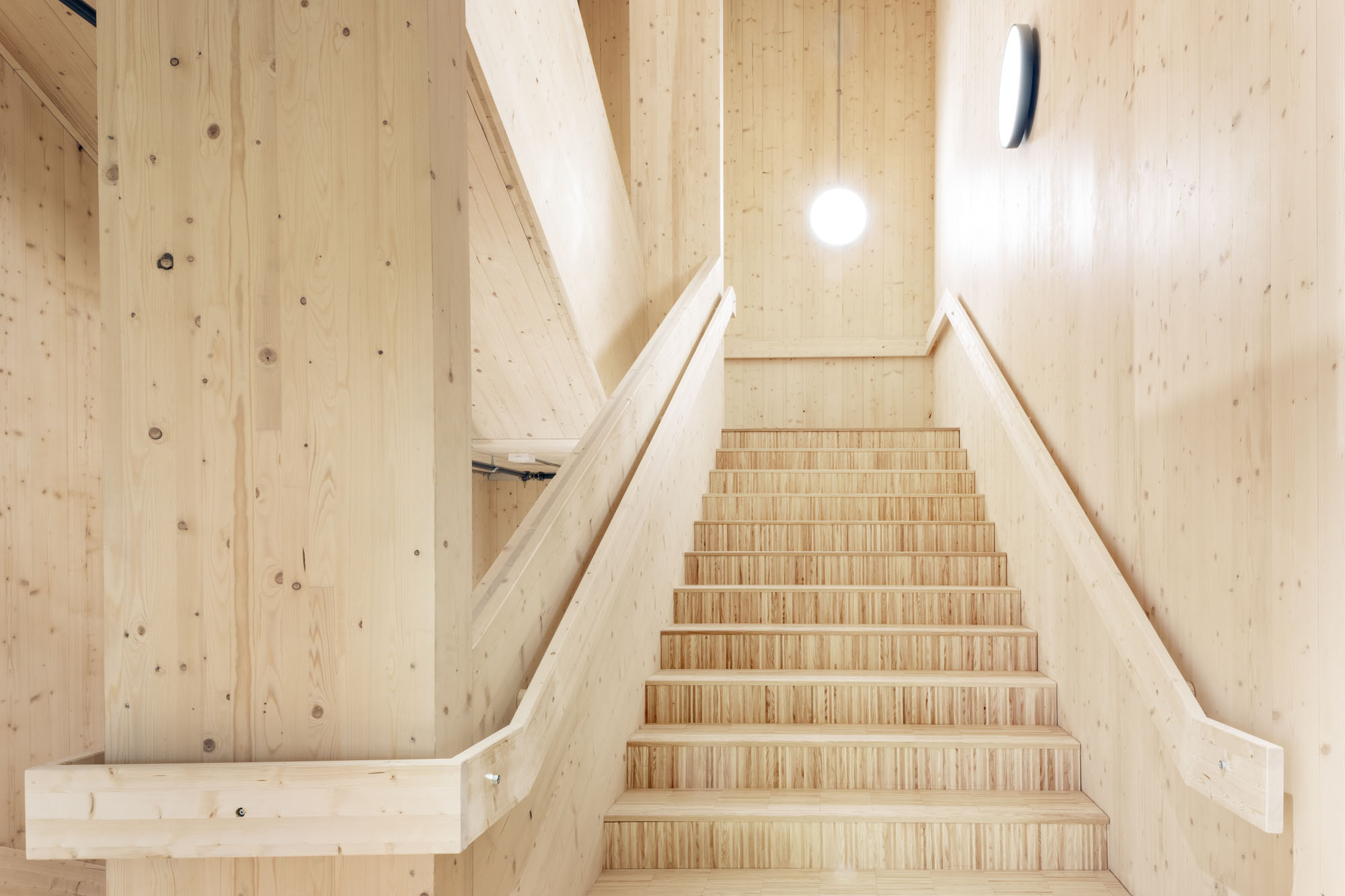 〈サラ・カルチャーセンター（Sara Cultural Centre）〉White Arkitekter