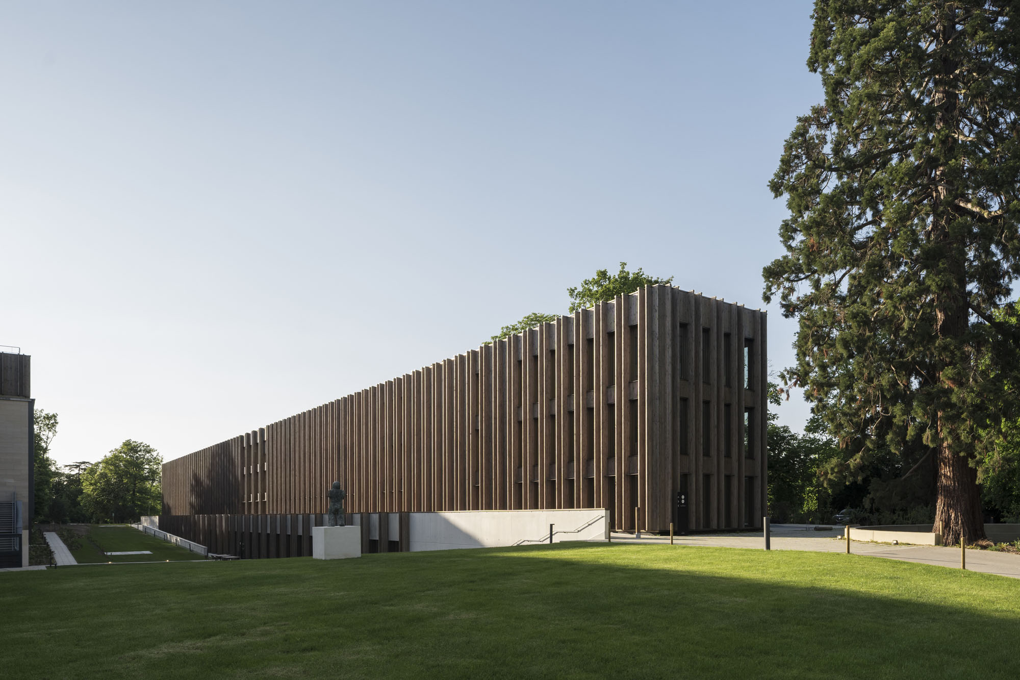 〈IXCAMPUS〉バウムシュラーガー・エベルレ・アーキテクツ（Baumschlager Eberle Architects）