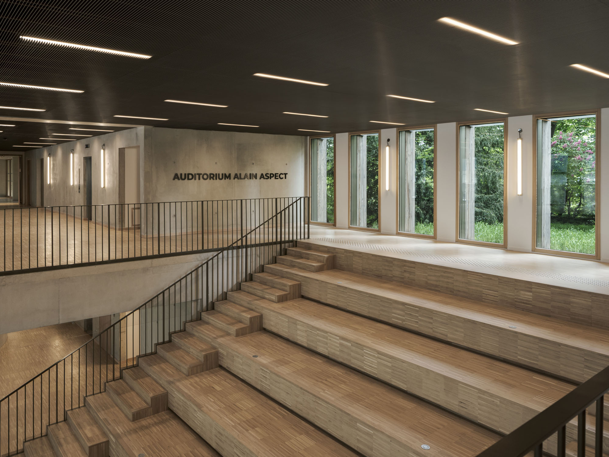 〈IXCAMPUS〉バウムシュラーガー・エベルレ・アーキテクツ（Baumschlager Eberle Architects）