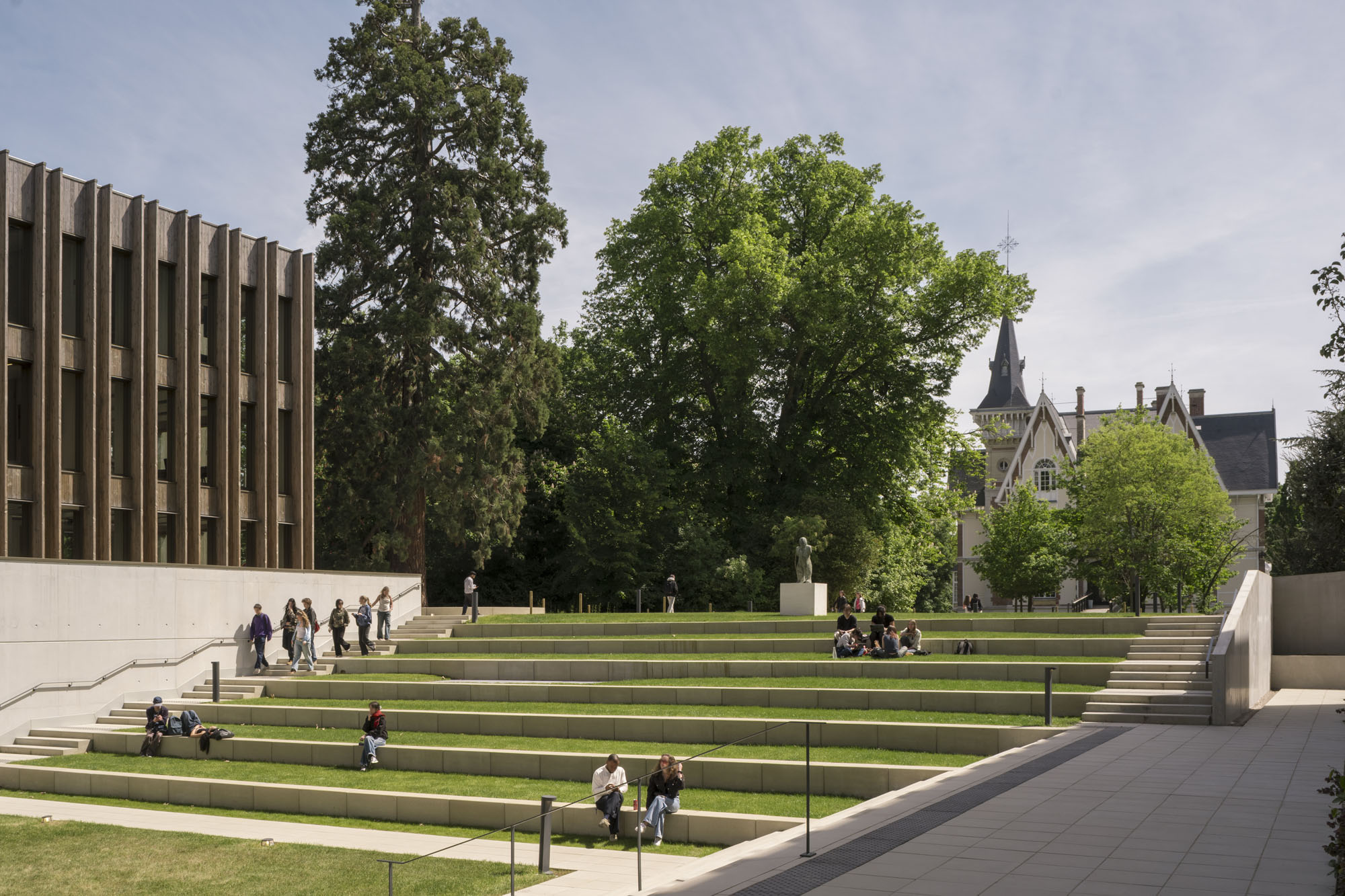 〈IXCAMPUS〉バウムシュラーガー・エベルレ・アーキテクツ（Baumschlager Eberle Architects）