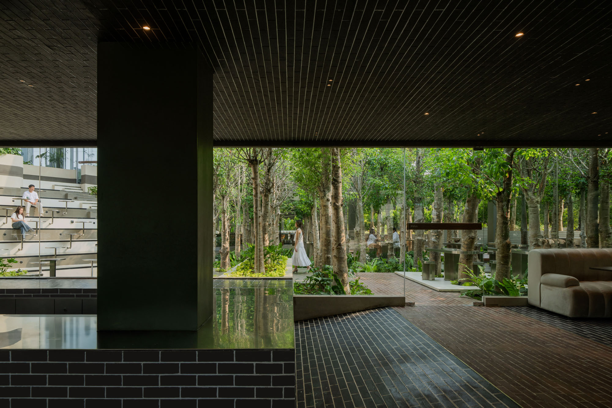 〈ミッテ・オブリーク・ガーデン(Mitte Oblique Garden)〉RAD+ar(Research Artistic Design + architecture)