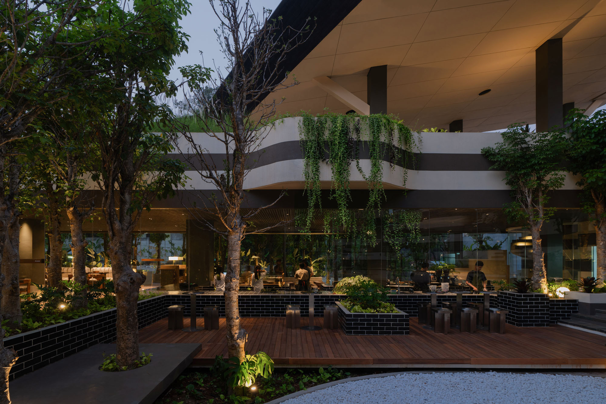 〈ミッテ・オブリーク・ガーデン(Mitte Oblique Garden)〉RAD+ar(Research Artistic Design + architecture)