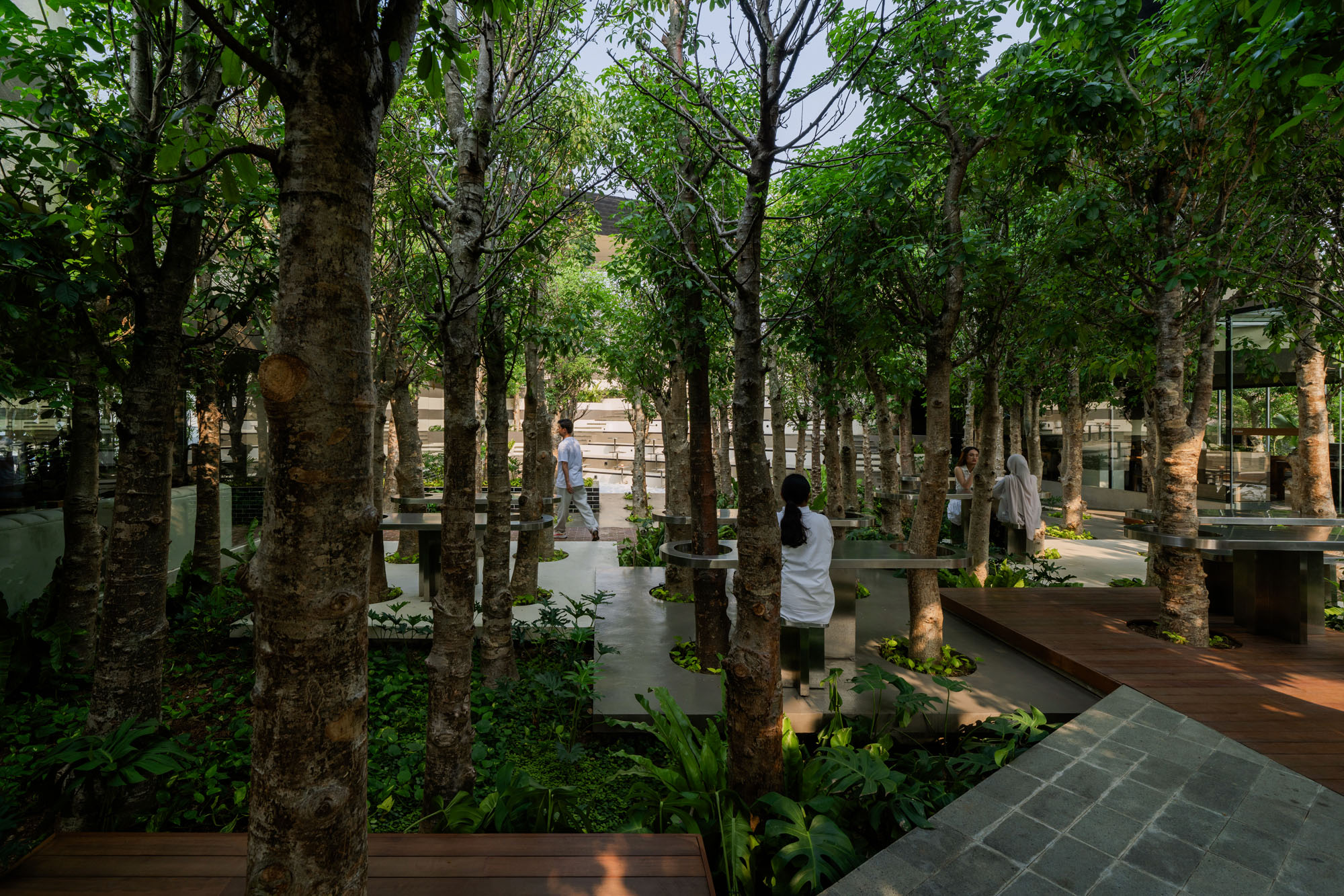 〈ミッテ・オブリーク・ガーデン(Mitte Oblique Garden)〉RAD+ar(Research Artistic Design + architecture)
