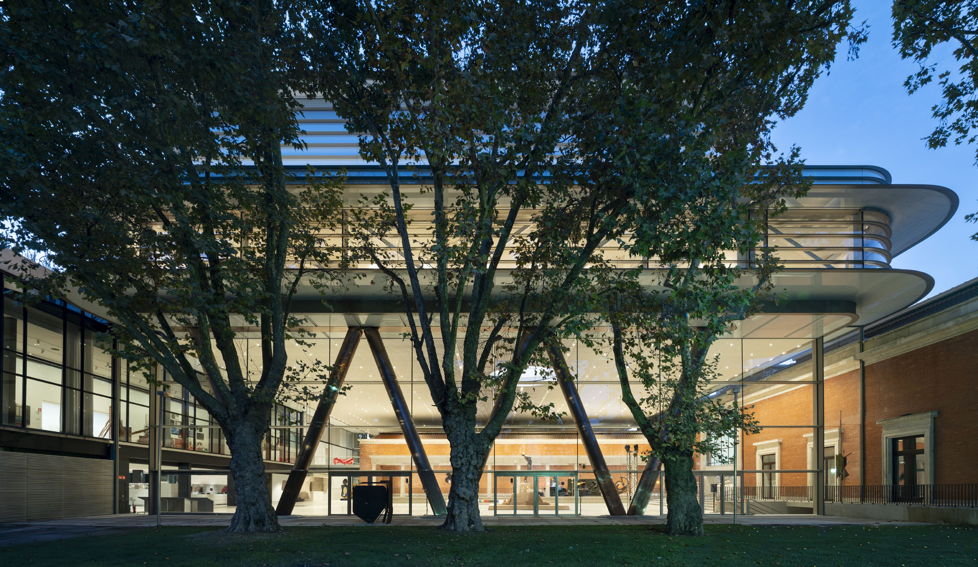 〈ビルバオ美術館(Bilbao Fine Arts Museum)〉フォスター アンド パートナーズ(Foster+Partners)