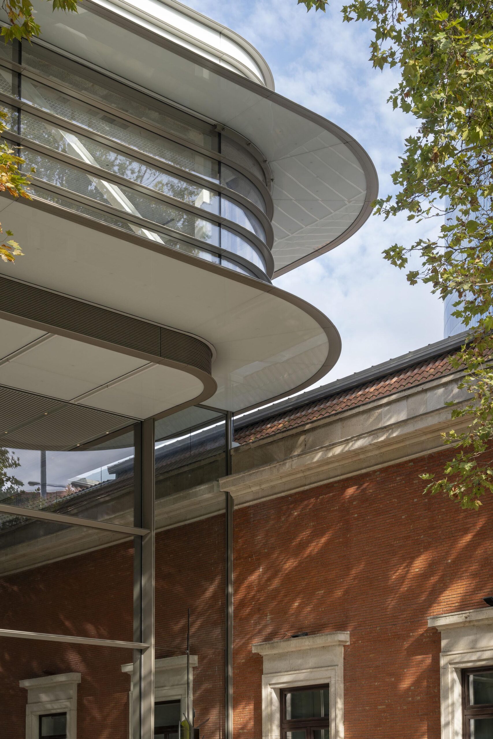 〈ビルバオ美術館(Bilbao Fine Arts Museum)〉フォスター アンド パートナーズ(Foster+Partners)