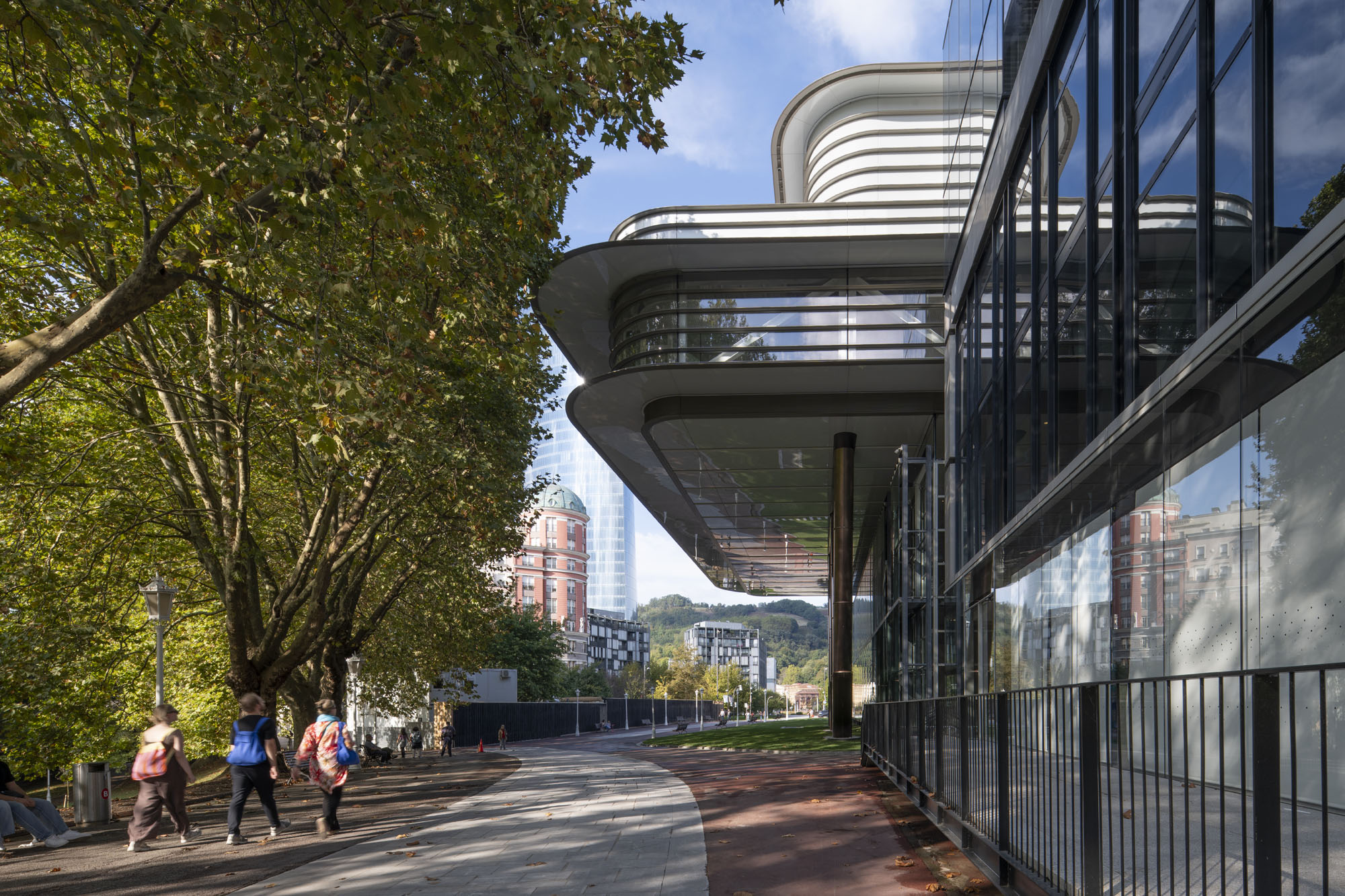 〈ビルバオ美術館(Bilbao Fine Arts Museum)〉フォスター アンド パートナーズ(Foster+Partners)