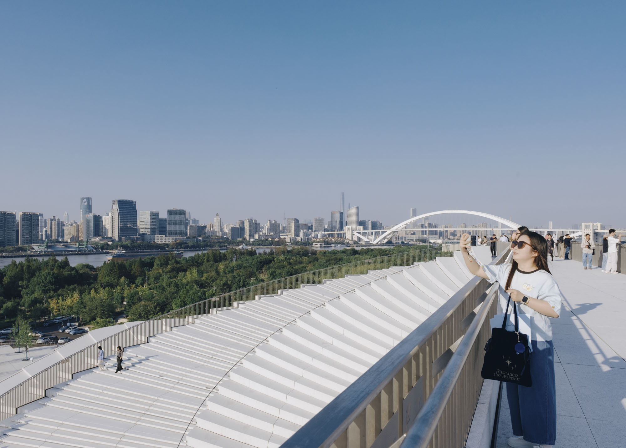 〈上海グランドオペラハウス（Shanghai Grand Opera House）〉スノヘッタ（Snøhetta）