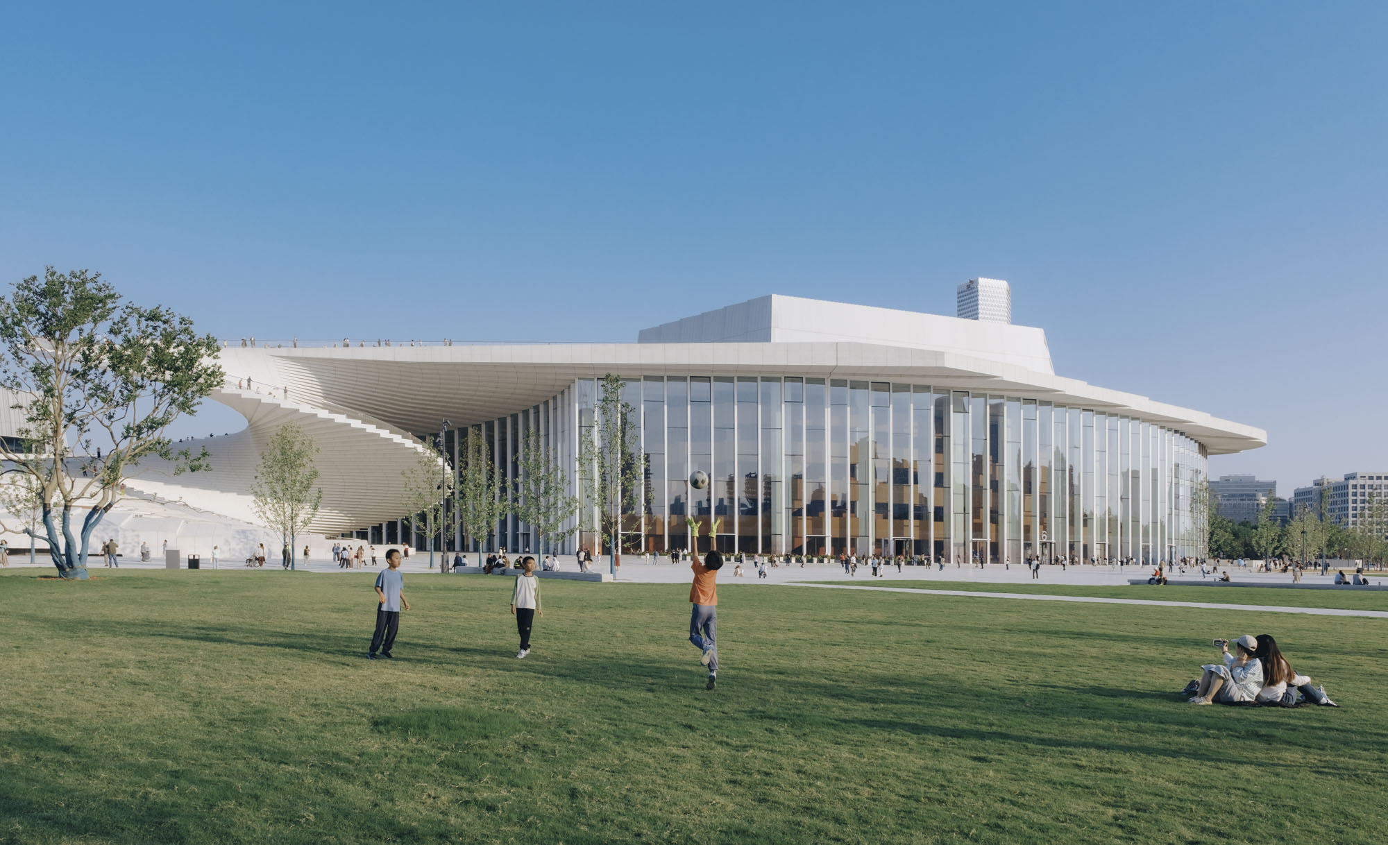 〈上海グランドオペラハウス（Shanghai Grand Opera House）〉スノヘッタ（Snøhetta）