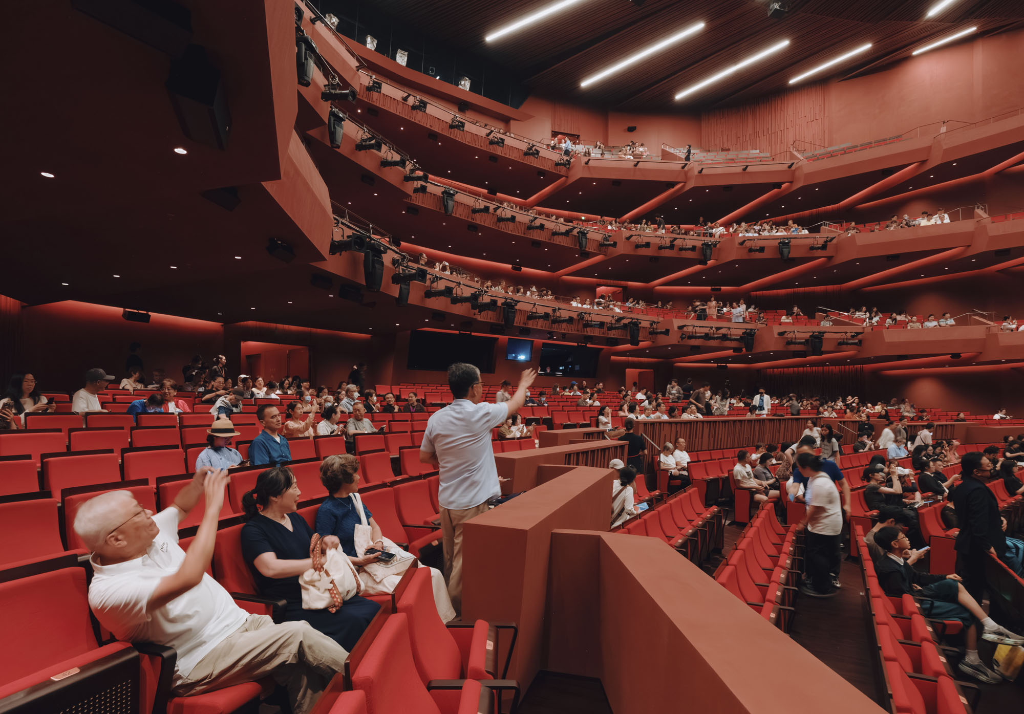 〈上海グランドオペラハウス（Shanghai Grand Opera House）〉スノヘッタ（Snøhetta）