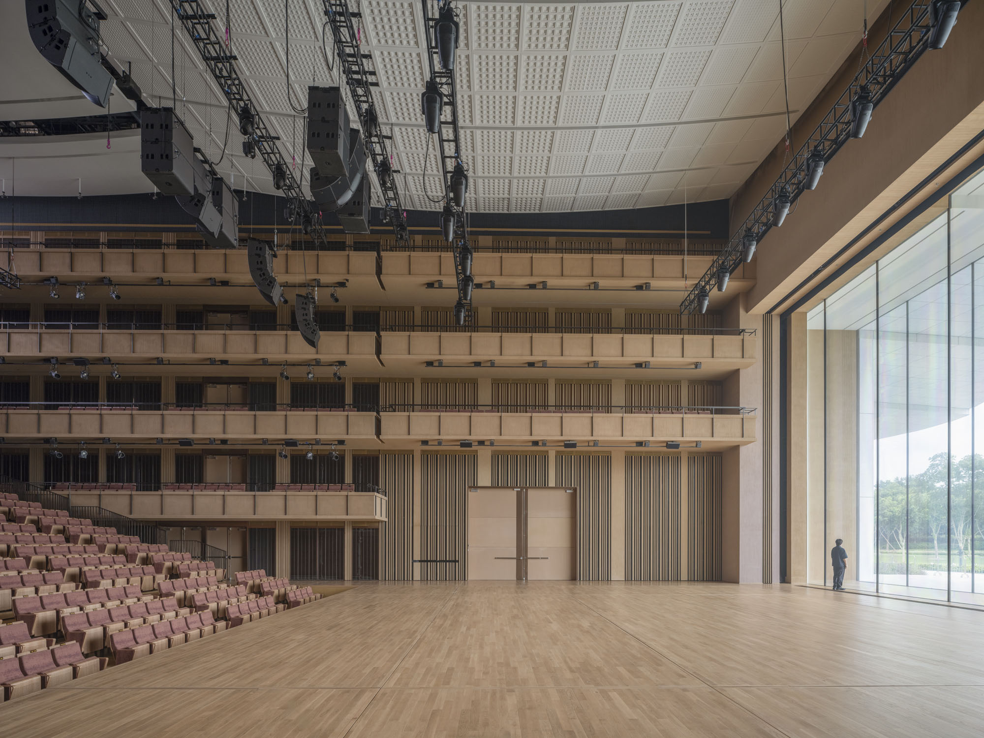 〈上海グランドオペラハウス（Shanghai Grand Opera House）〉スノヘッタ（Snøhetta）