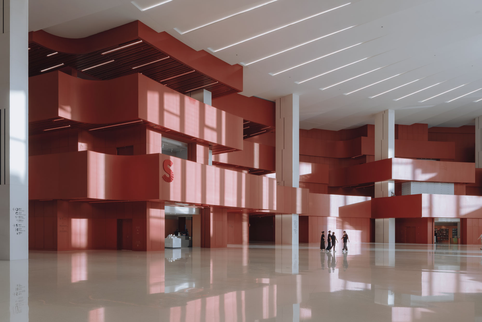 〈上海グランドオペラハウス（Shanghai Grand Opera House）〉スノヘッタ（Snøhetta）