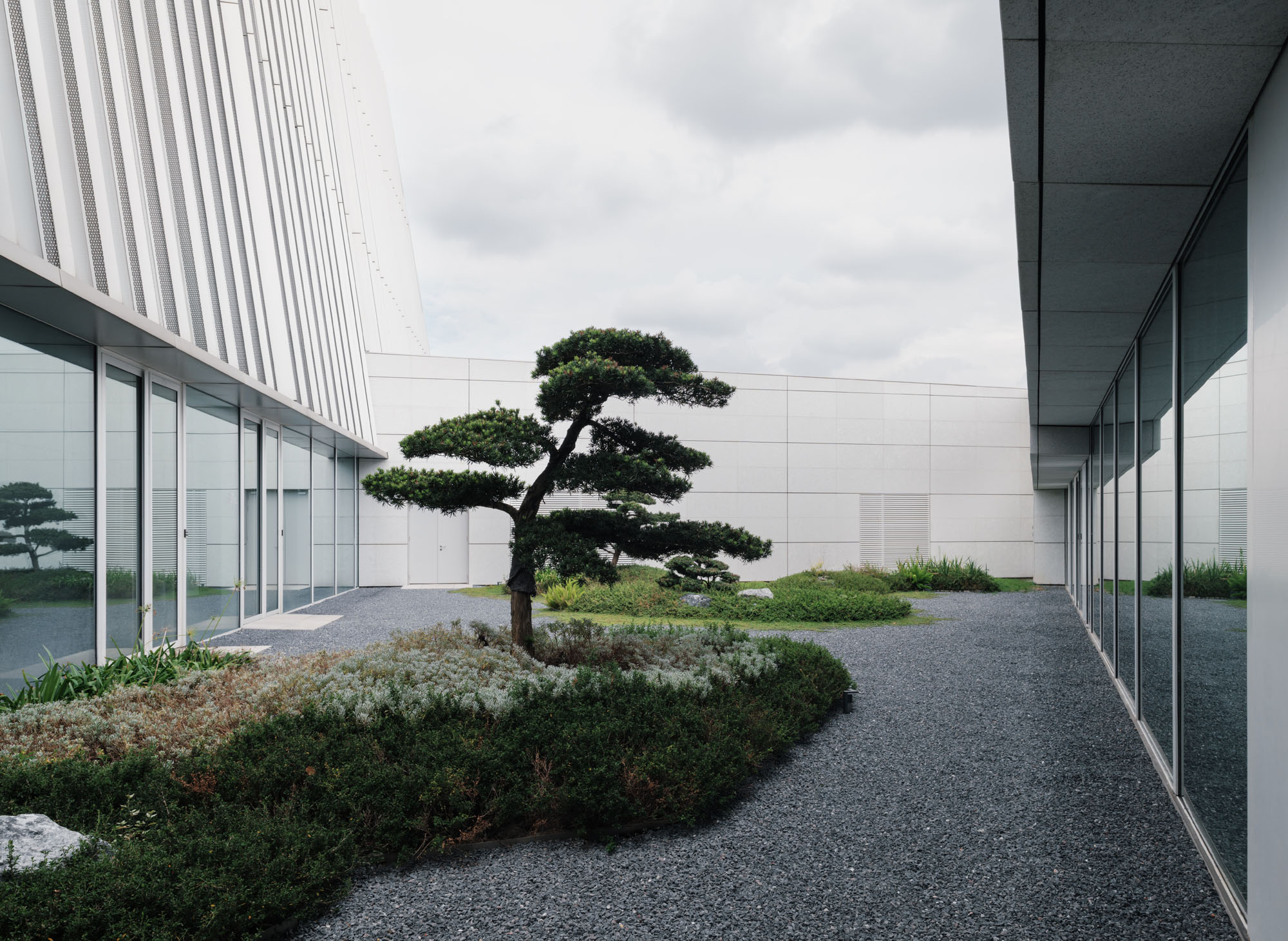 〈上海グランドオペラハウス（Shanghai Grand Opera House）〉スノヘッタ（Snøhetta）