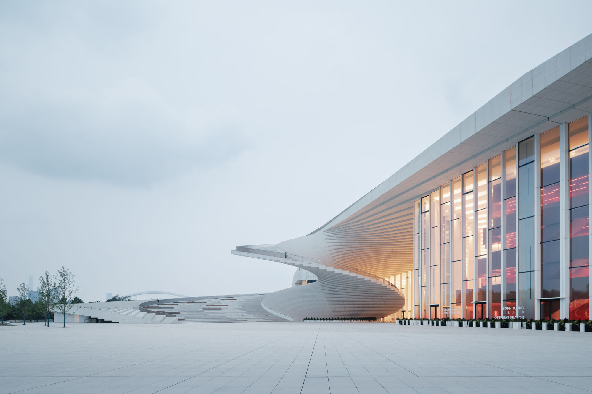 〈上海グランドオペラハウス（Shanghai Grand Opera House）〉スノヘッタ（Snøhetta）