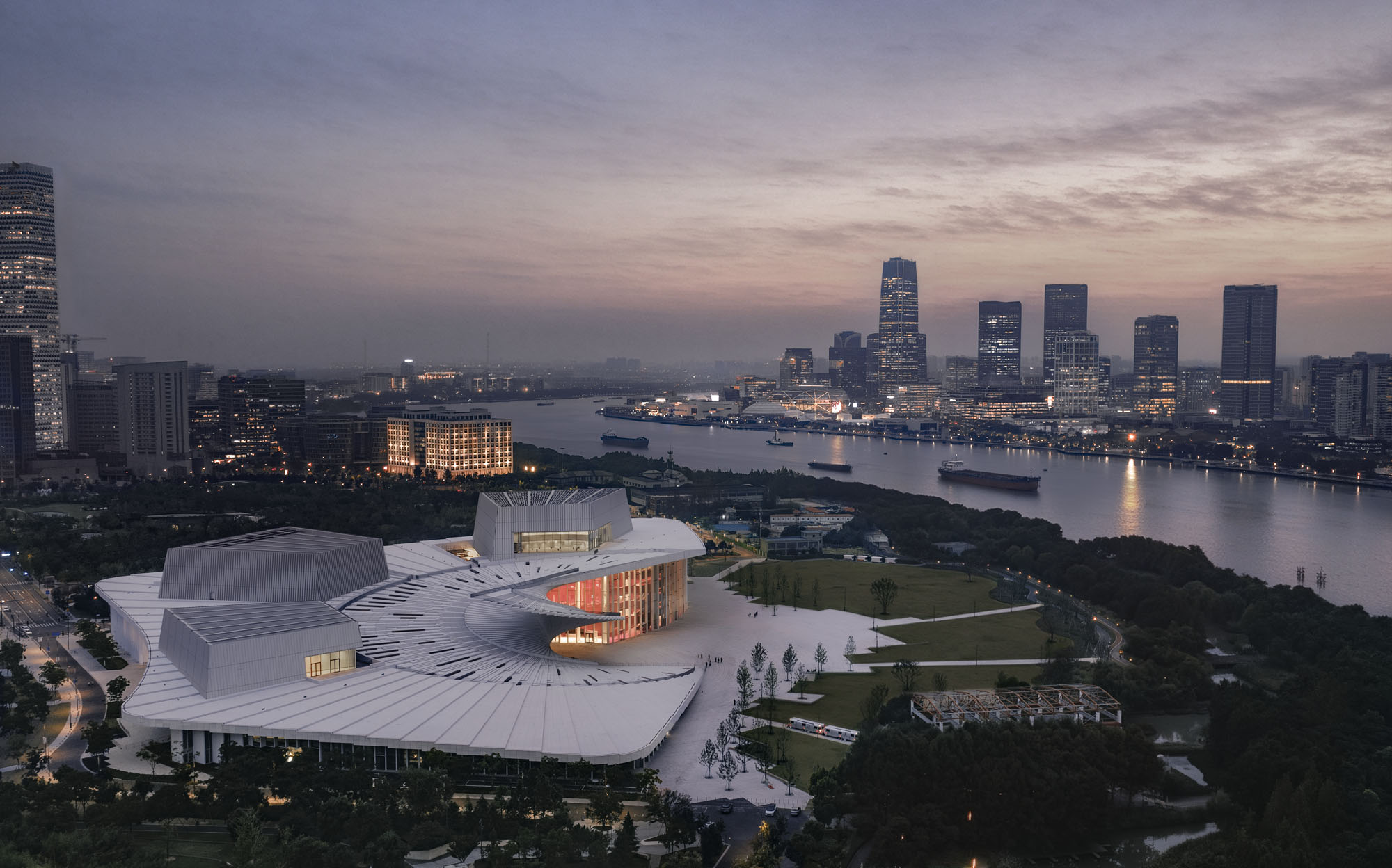 〈上海グランドオペラハウス（Shanghai Grand Opera House）〉スノヘッタ（Snøhetta）