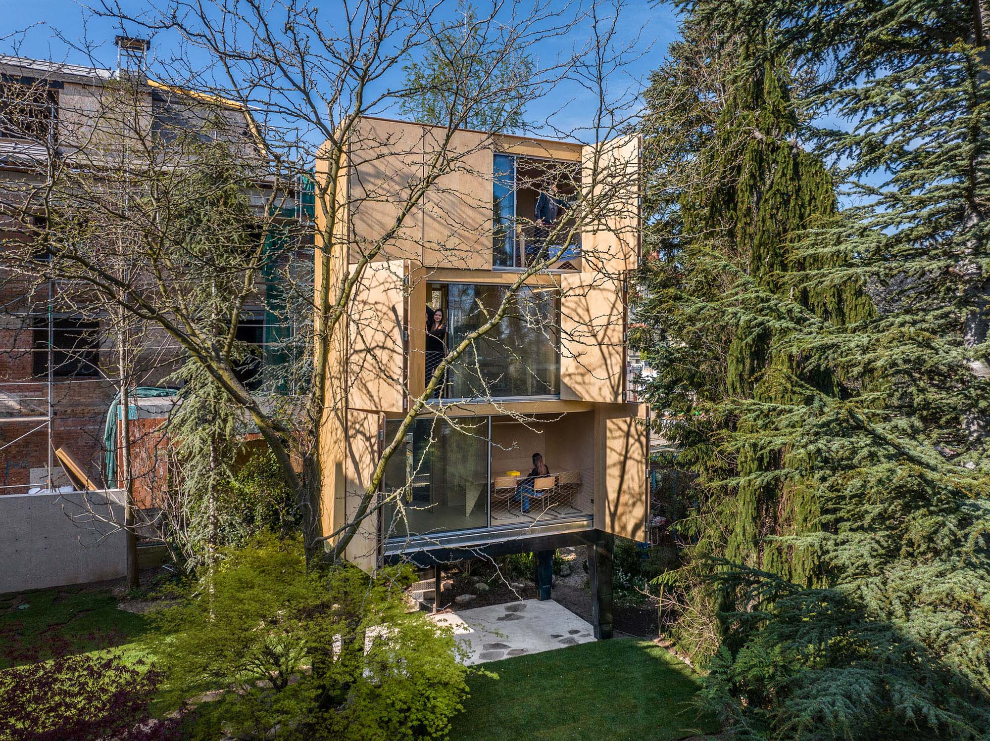 〈ワードローブ・ハウス(Wardrobe House)〉シェプカ・アーキテクツ(ŠÉPKA ARCHITEKTI)