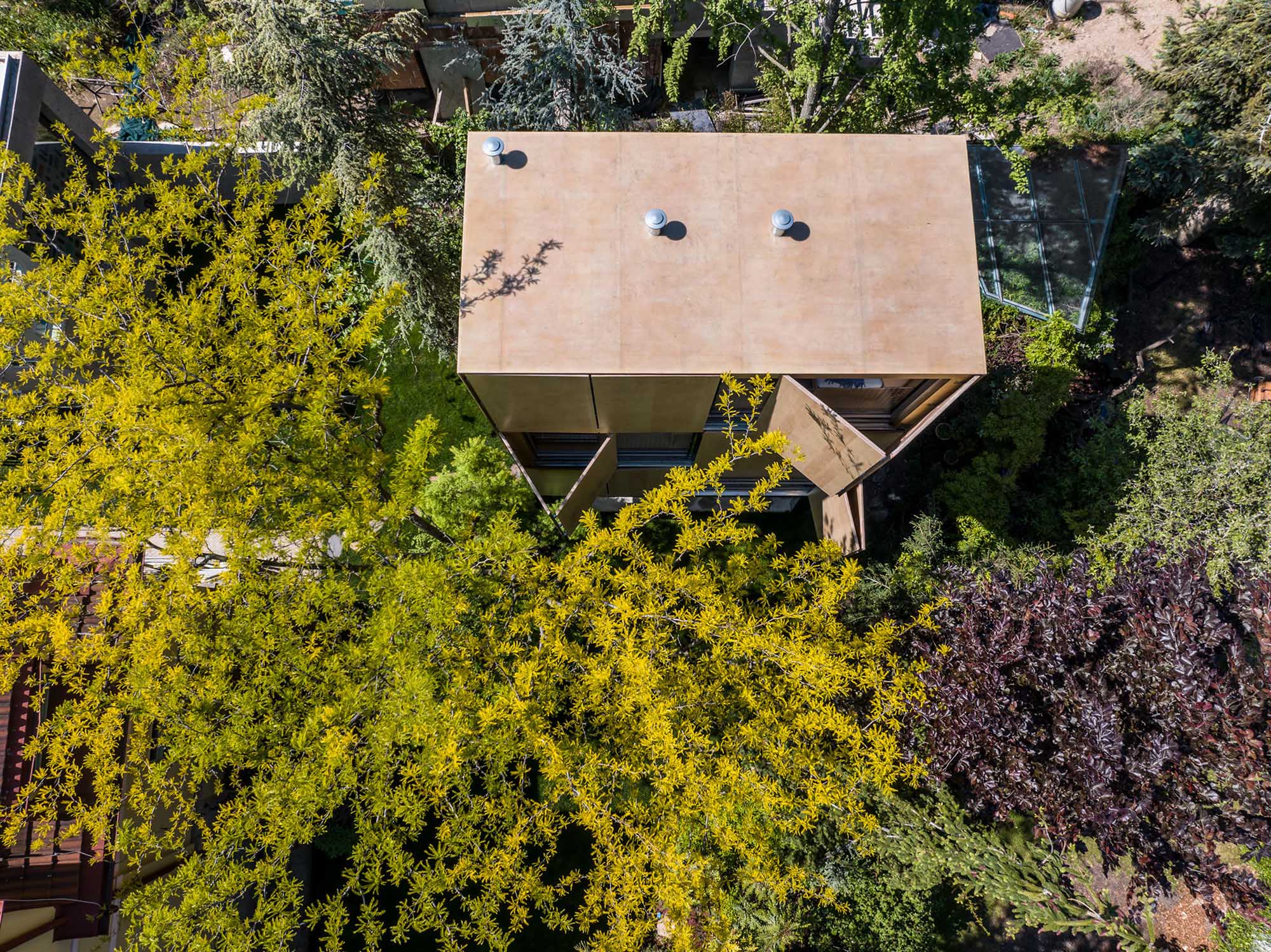 〈ワードローブ・ハウス(Wardrobe House)〉シェプカ・アーキテクツ(ŠÉPKA ARCHITEKTI)