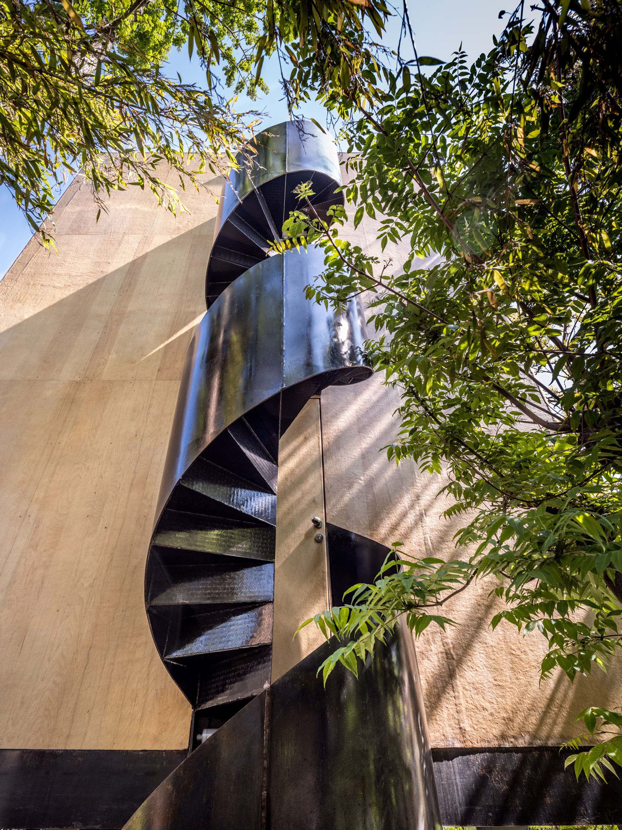 〈ワードローブ・ハウス(Wardrobe House)〉シェプカ・アーキテクツ(ŠÉPKA ARCHITEKTI)