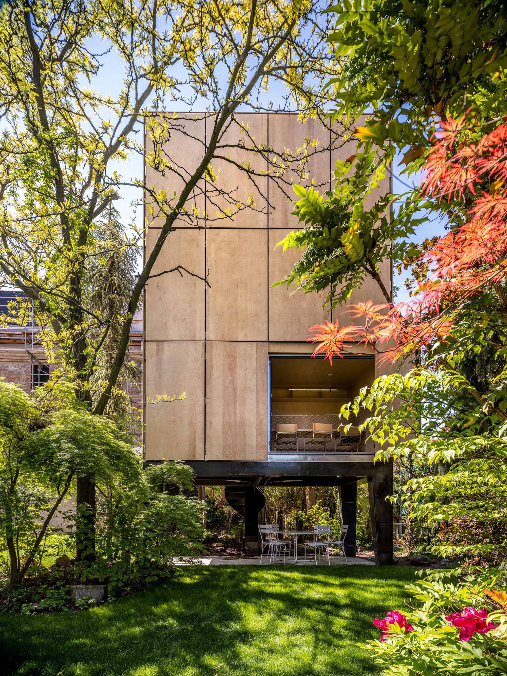 〈ワードローブ・ハウス(Wardrobe House)〉シェプカ・アーキテクツ(ŠÉPKA ARCHITEKTI)