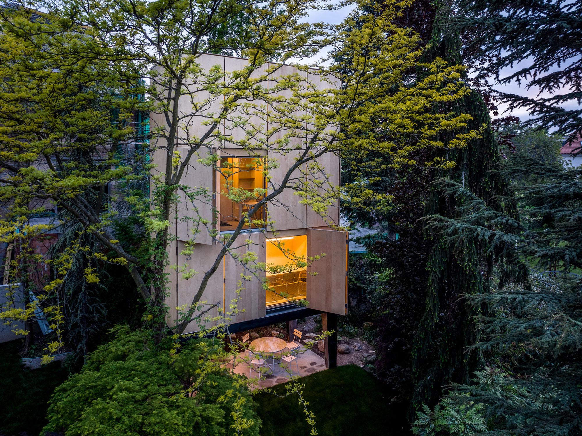 〈ワードローブ・ハウス(Wardrobe House)〉シェプカ・アーキテクツ(ŠÉPKA ARCHITEKTI)