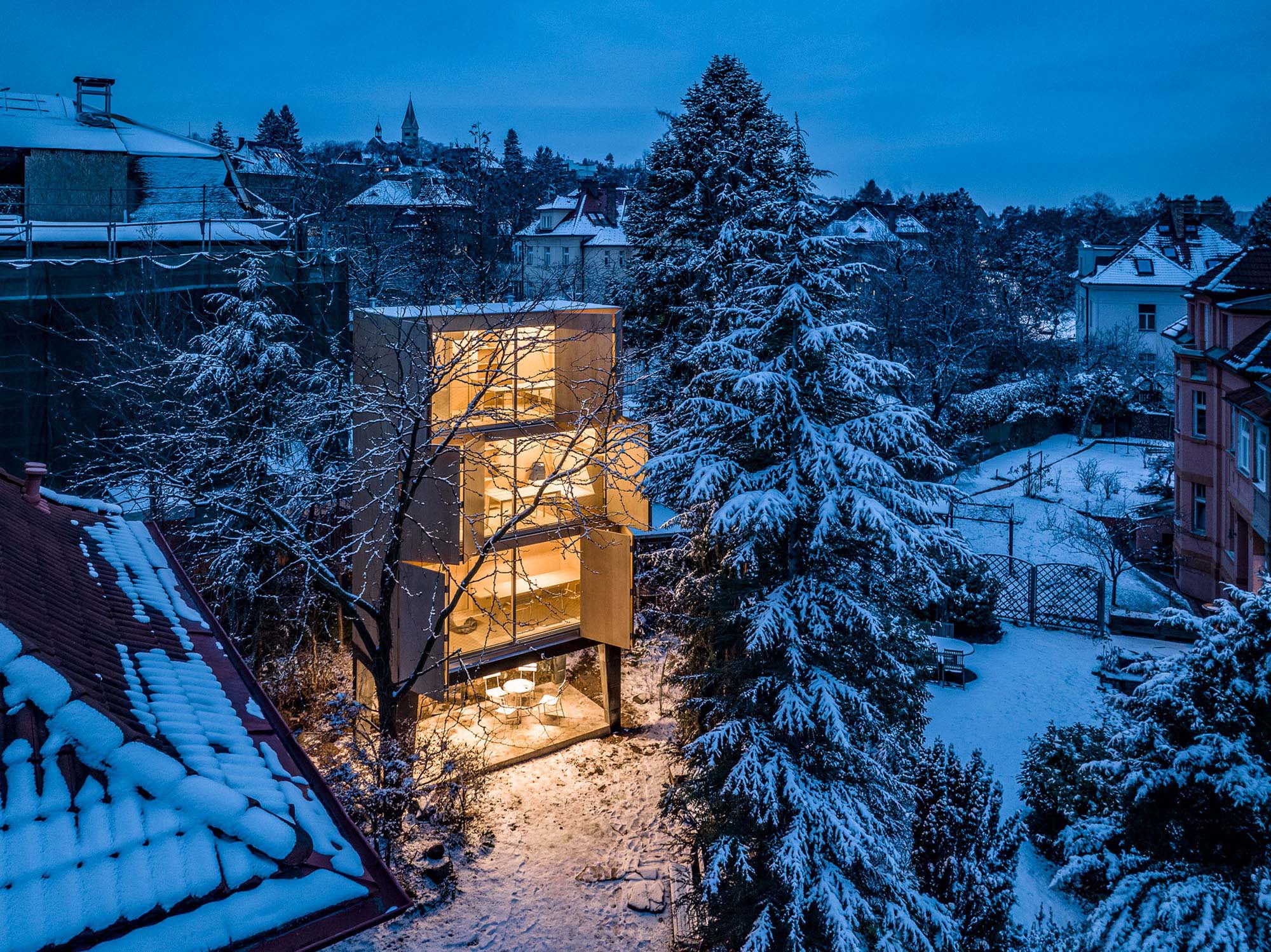 〈ワードローブ・ハウス(Wardrobe House)〉シェプカ・アーキテクツ(ŠÉPKA ARCHITEKTI)