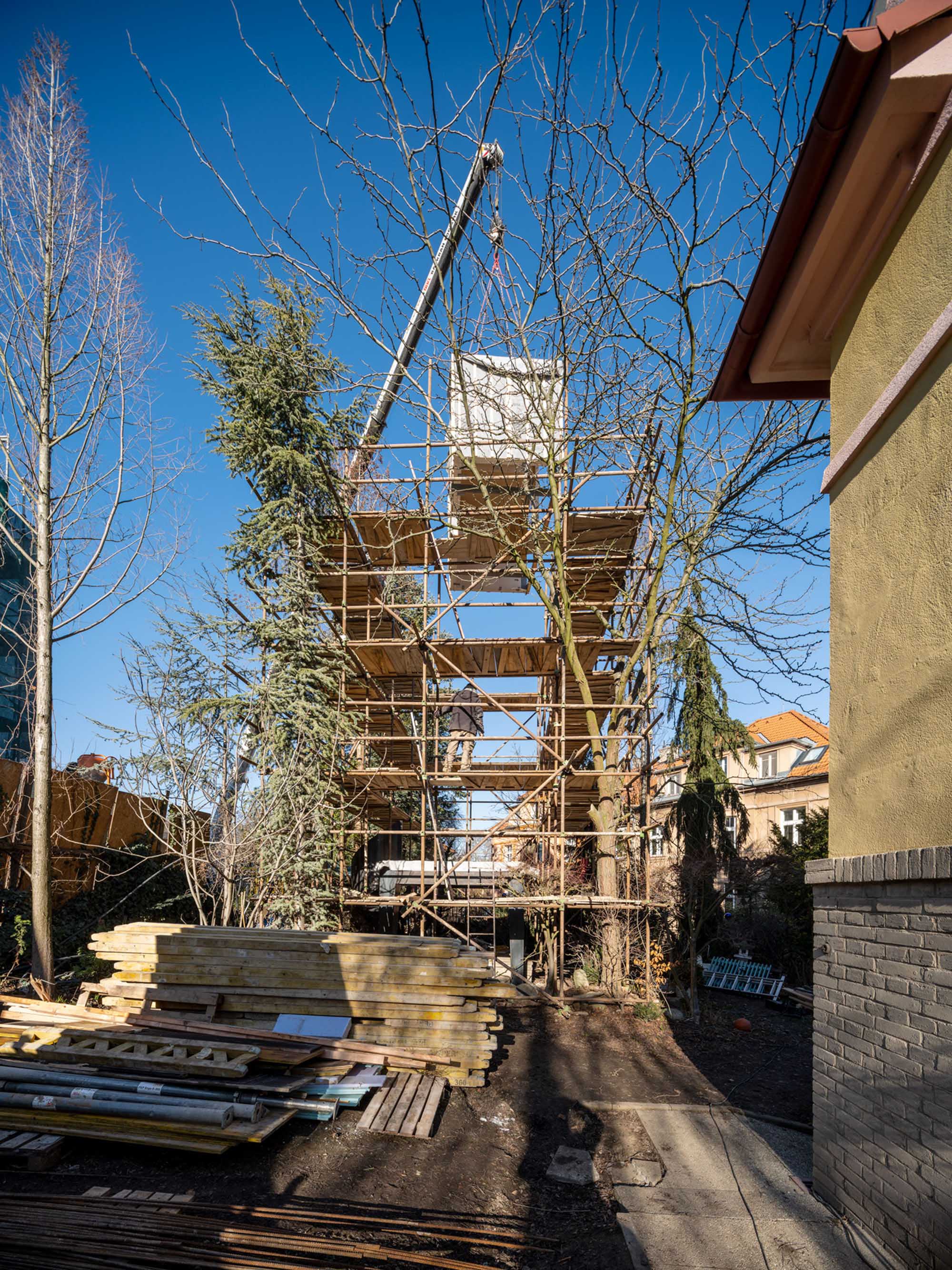 〈ワードローブ・ハウス(Wardrobe House)〉シェプカ・アーキテクツ(ŠÉPKA ARCHITEKTI)