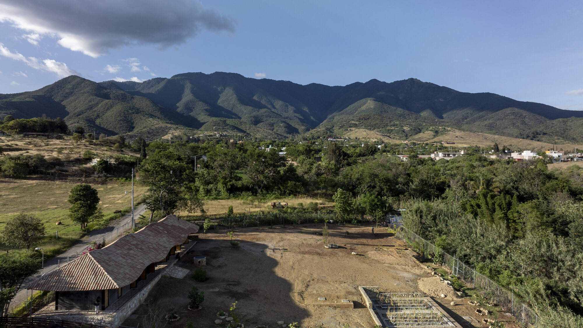 〈農村の学校（Rural School in Oaxaca）〉テリトリオ・エスタディオ（Territorio Estudio）